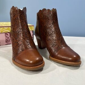 Brighton Glory Luggage leather bootie